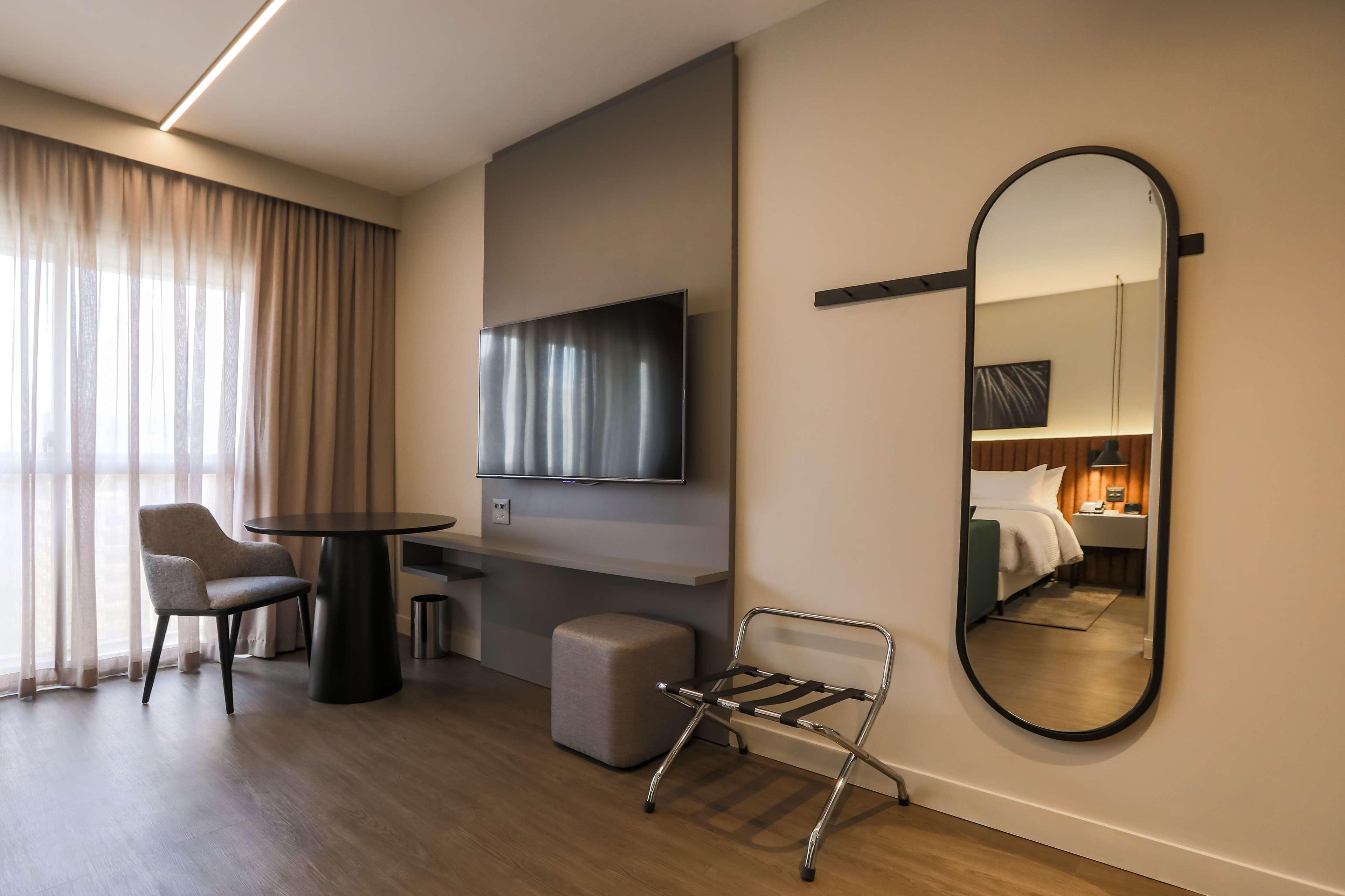 Double Tree By Hilton Sao Paulo Itaim Ξενοδοχείο Εξωτερικό φωτογραφία A room at the hotel