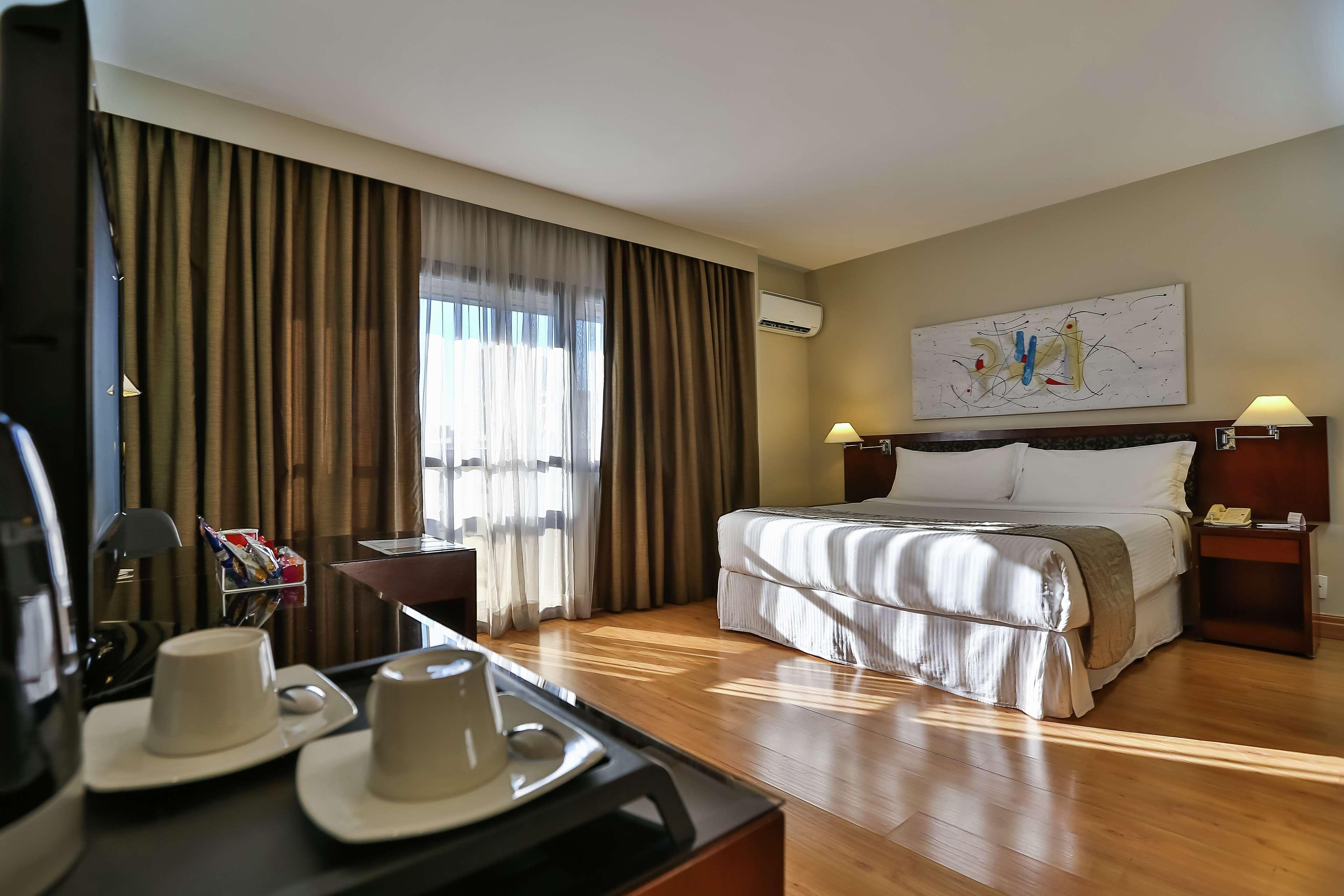 Double Tree By Hilton Sao Paulo Itaim Ξενοδοχείο Δωμάτιο φωτογραφία A room at the hotel