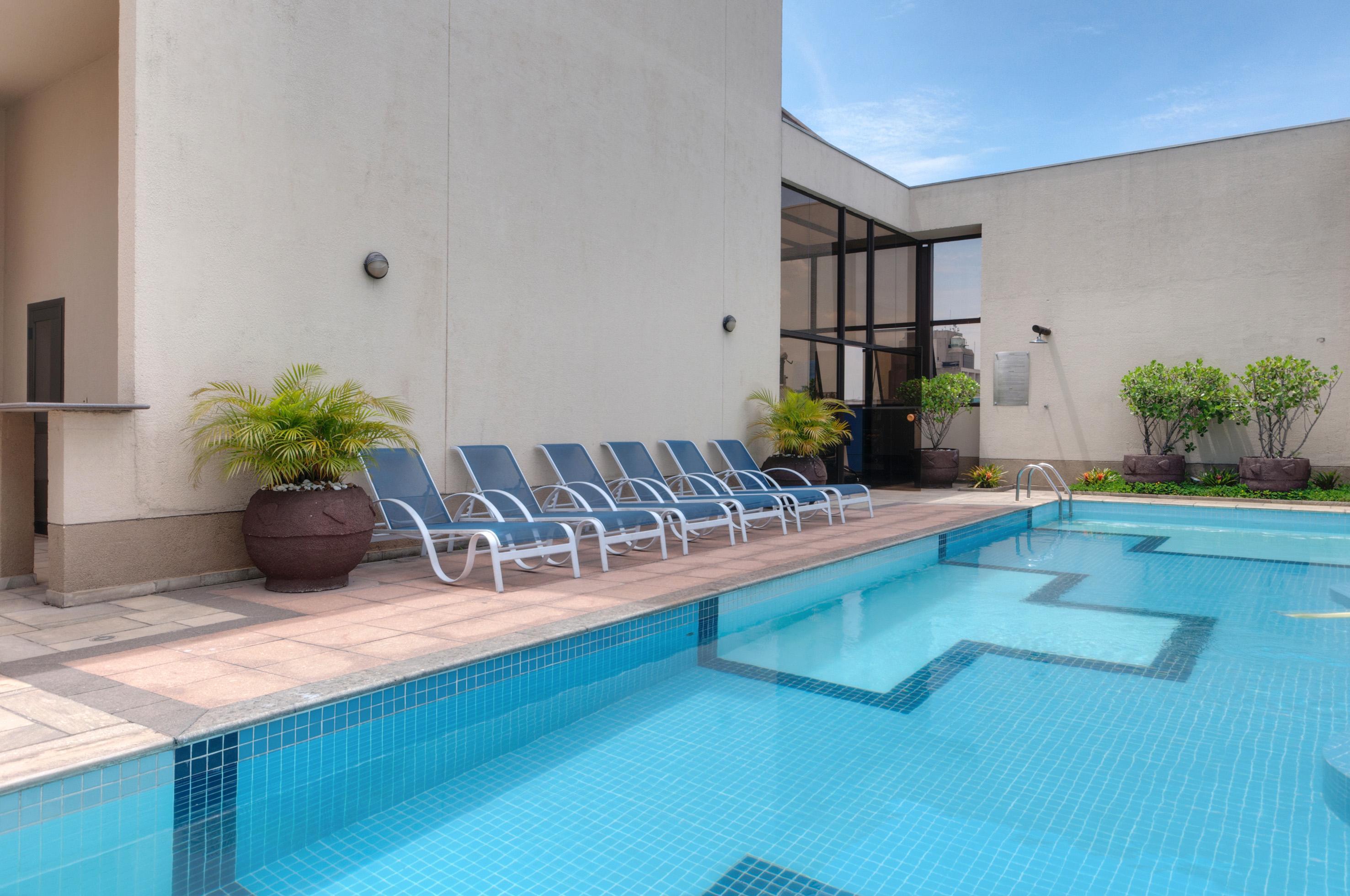 Double Tree By Hilton Sao Paulo Itaim Ξενοδοχείο Εξωτερικό φωτογραφία Swimming pool at the hotel