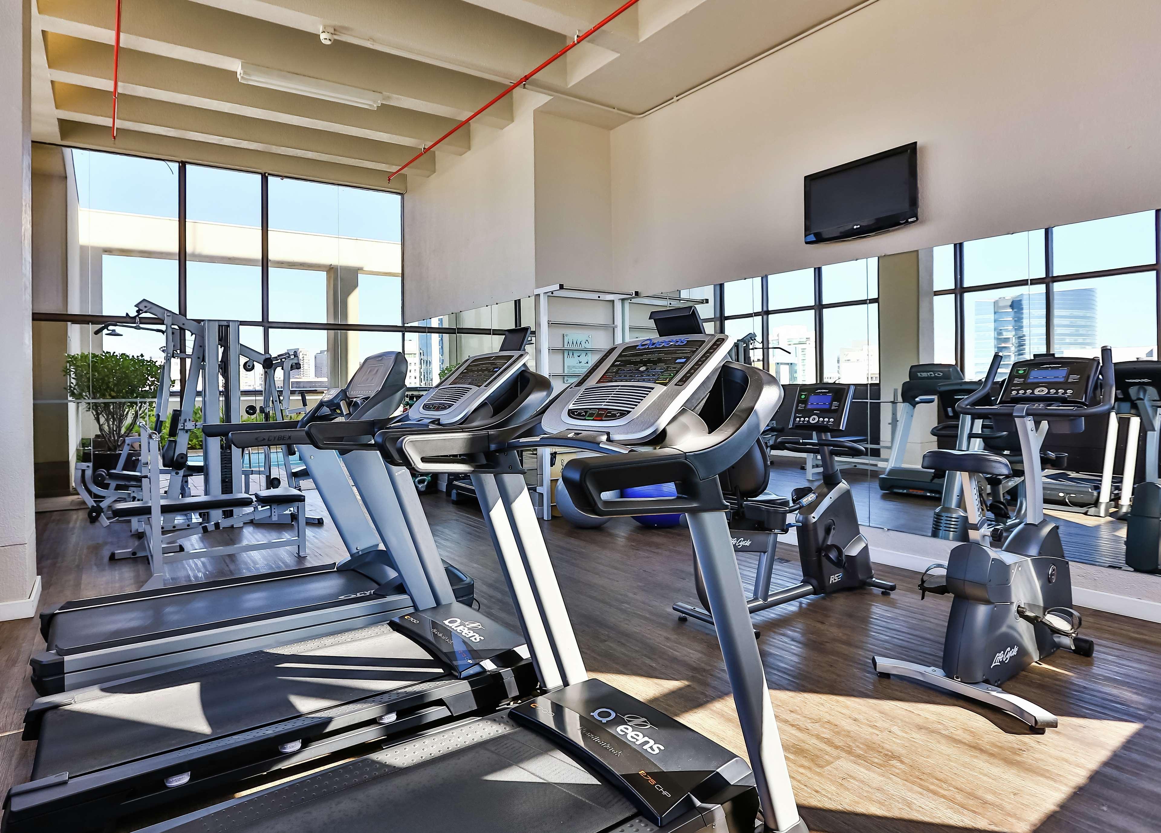 Double Tree By Hilton Sao Paulo Itaim Ξενοδοχείο Εξωτερικό φωτογραφία The gym at the hotel