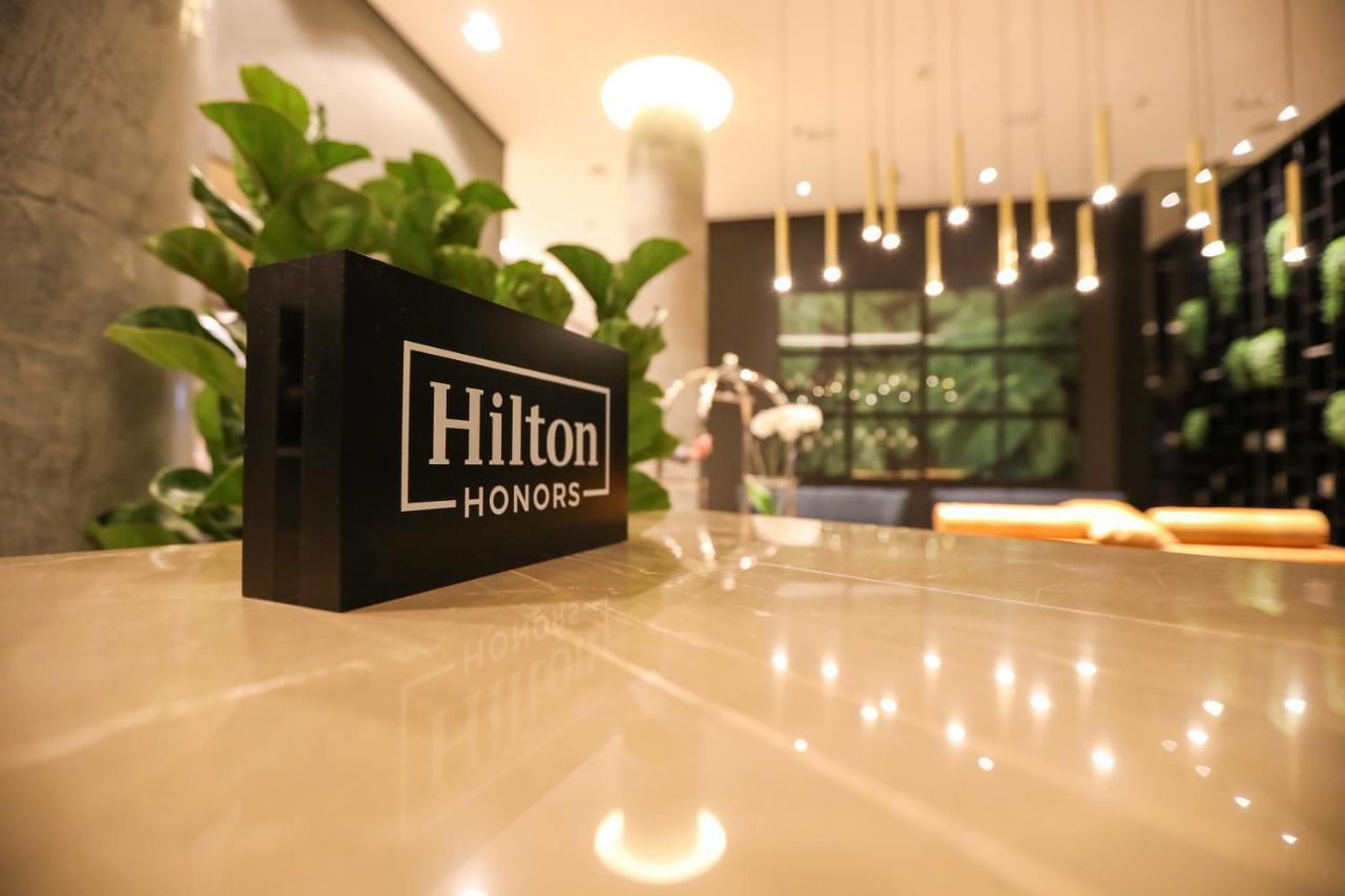 Double Tree By Hilton Sao Paulo Itaim Ξενοδοχείο Εξωτερικό φωτογραφία Hilton Honors logo