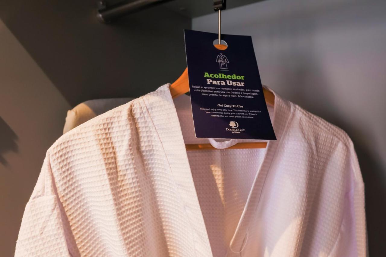 Double Tree By Hilton Sao Paulo Itaim Ξενοδοχείο Εξωτερικό φωτογραφία A bathrobe